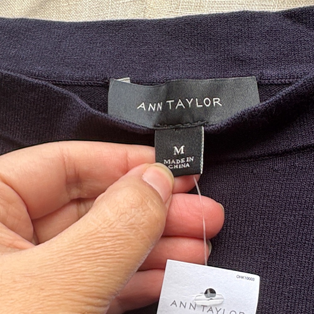 NWT Ann Taylor Women's Navy Blue Top 3/4 length sleeves sz. M - Picture 2 of 8